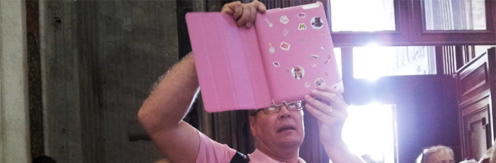 Pocket Poll: Taking pics with tablets
